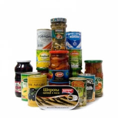 Набор консервированных продуктов: говядина, шпроты, сгущенка, овощи и фрукты